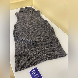 Banana Republic Women’s Turtleneck Sweater Tunic High-low Split sides.